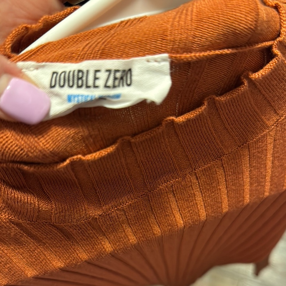 Rust Ribbed Turtleneck Sweater - Picture 2 of 2